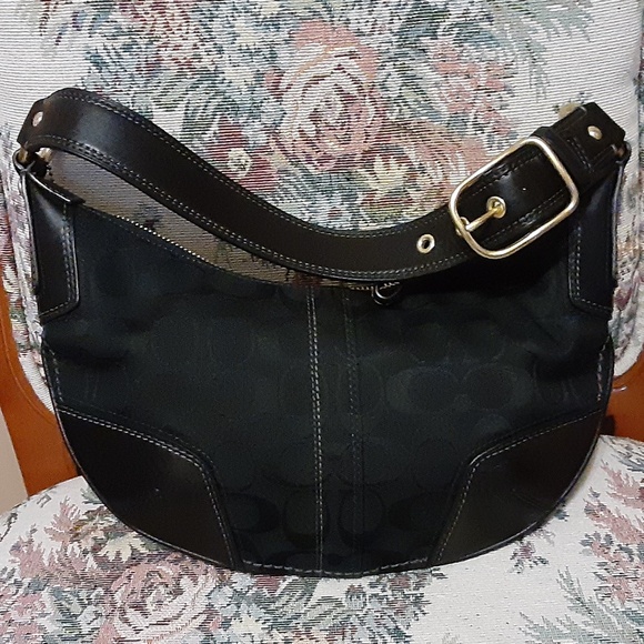 Coach Hamptons Signature Round Hobo Bag Style #11371 & Dust Bag - Picture 3 of 9